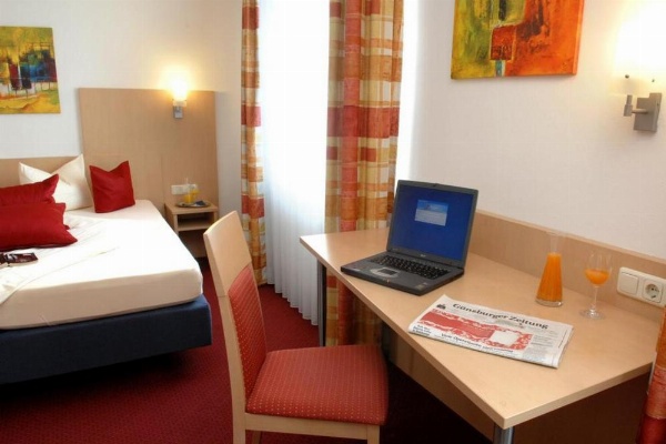 Hotel Bettina garni image 8